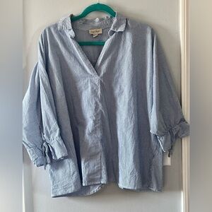 Charlie Paige Blue and White Seer Sucker V Neck Collared Cotton Pullover Blouse